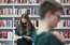 Somijā bibliotēkas grāmatā atrod 2000 eiro skaidrā naudā