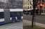 Pie valdības ēkas avarējis "Rīgas satiksmes" autobuss