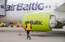 "airBaltic" pārskata darbinieku skaitu; izmaiņas var skart 500 līdz 700 amata vietu