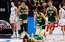 Austrālijas un Ķīnas basketbolistes aizraujošos mačos sasniedz Pasaules kausa ceturtdaļfinālu